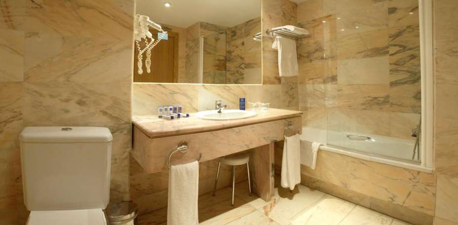 Hotel AR Parquesur - 