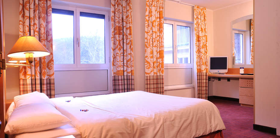 Best Western Dinant Castel de Pont-a-Lesse - 
