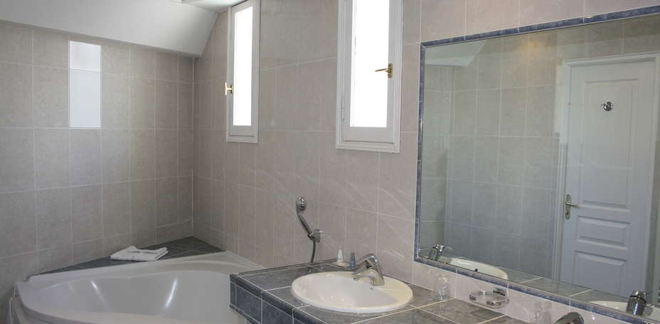 Quality Suites Nice La Malmaison - Salle de bain