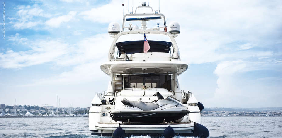 Lady Esther Yacht - Fa&ccedil;ade