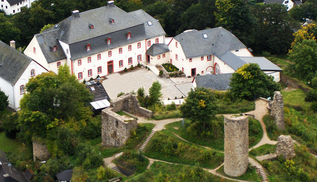 hotel Schlosshotel Burghaus KronenburgKronenburg