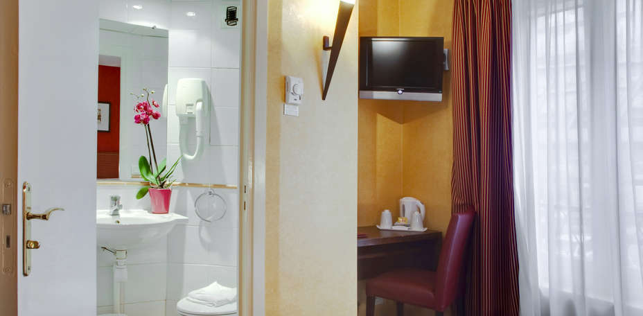 Hôtel Paris Eiffel Cambronne (old) - 