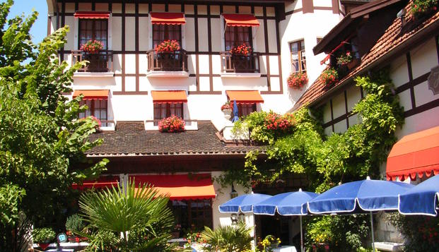hotel Hôtel Les CygnesEvian les Bains (74)