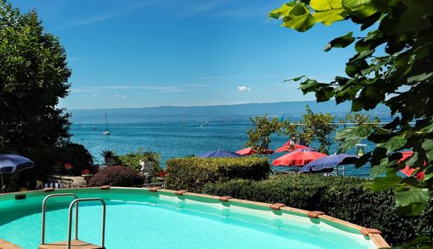 hotel Hôtel Les CygnesEvian les Bains (74)
