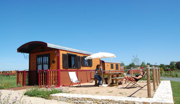 hotel Les Roulottes du BerryLignières