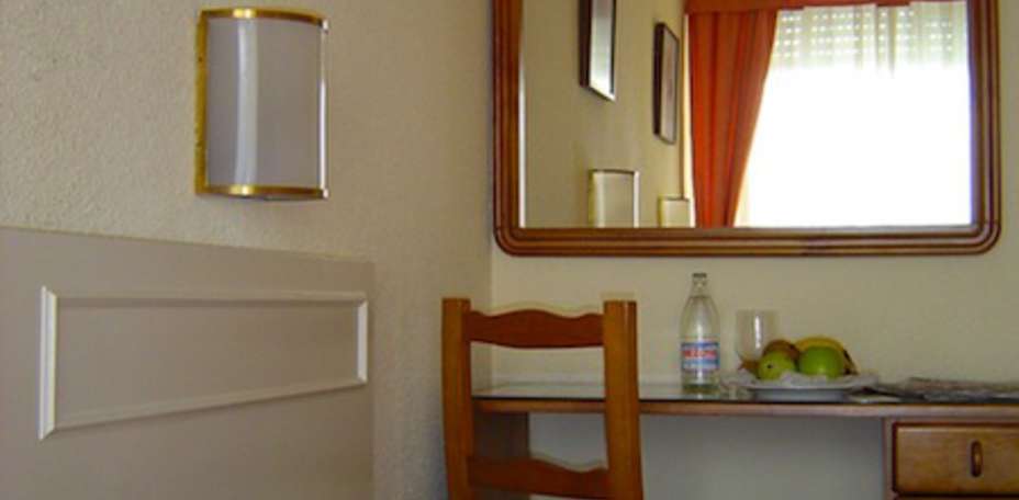Hostal Laris - 