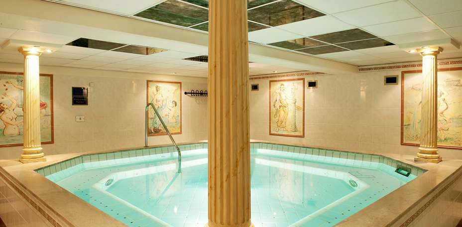 Carlton President Hotel - 