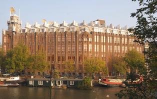Escapada urbana en habitación de lujo en Ámsterdam