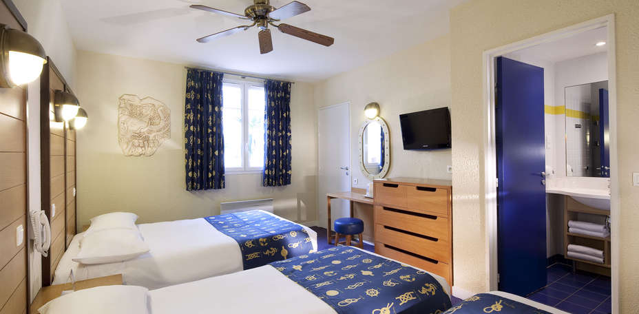 Explorers Hotel - 
