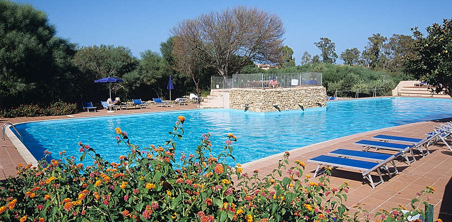 Colonna Beach Hotel & Residence - 