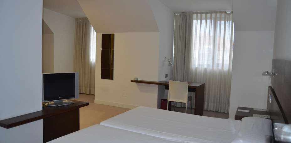 Husa Hotel Odeón - 