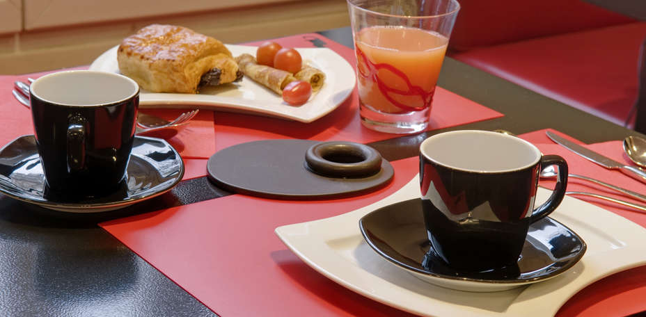 Chat Noir Design Hôtel (old) - Salle de petit d&eacute;jeuner