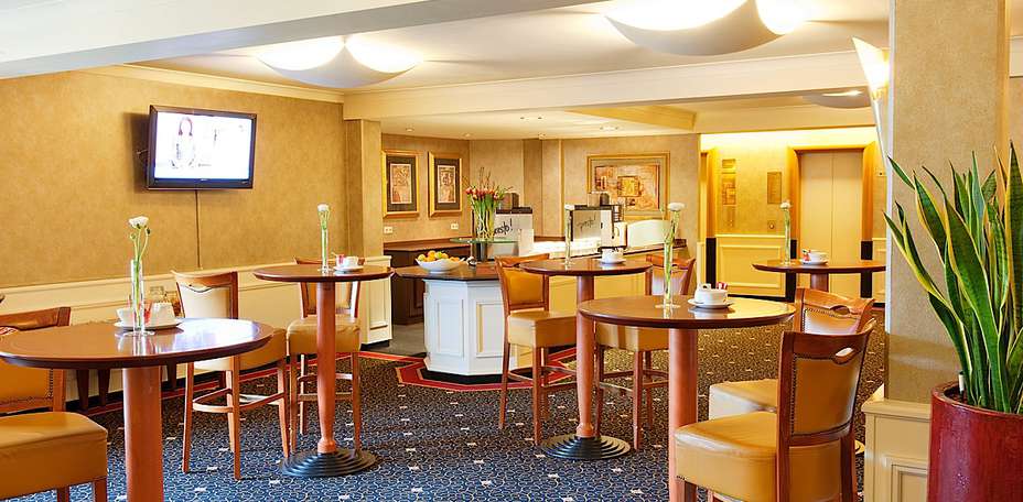 Carlton President Hotel - 