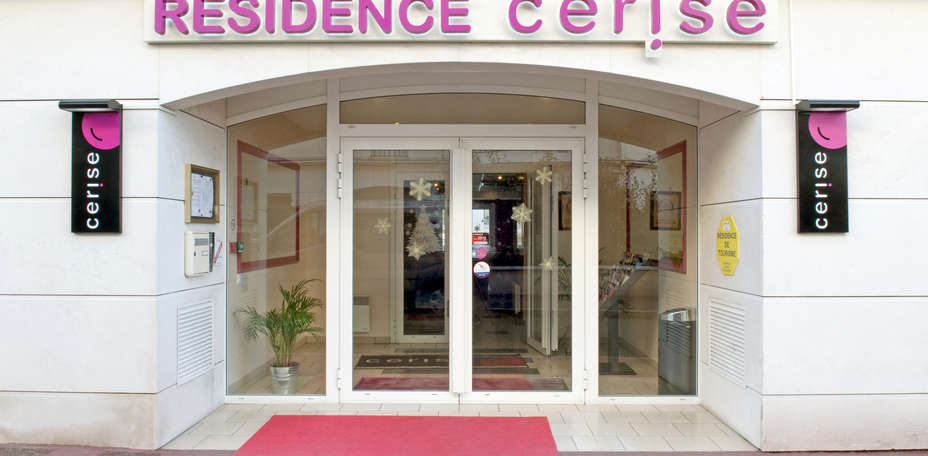 Cerise Chatou - 