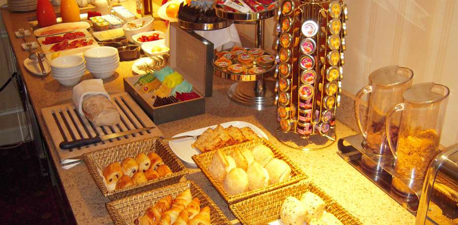 Hôtel Georges VI - Salle de petit déjeuner