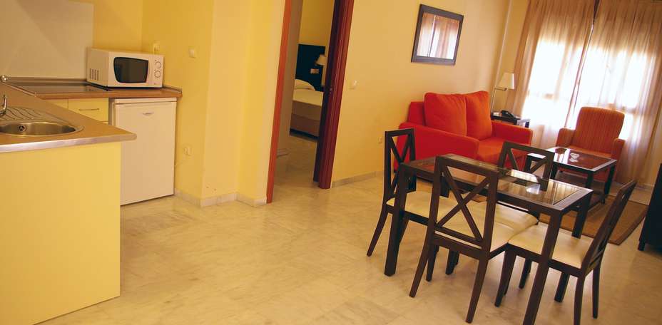 Apartamentos Turísticos Lux Sevilla Bormujos - Studio