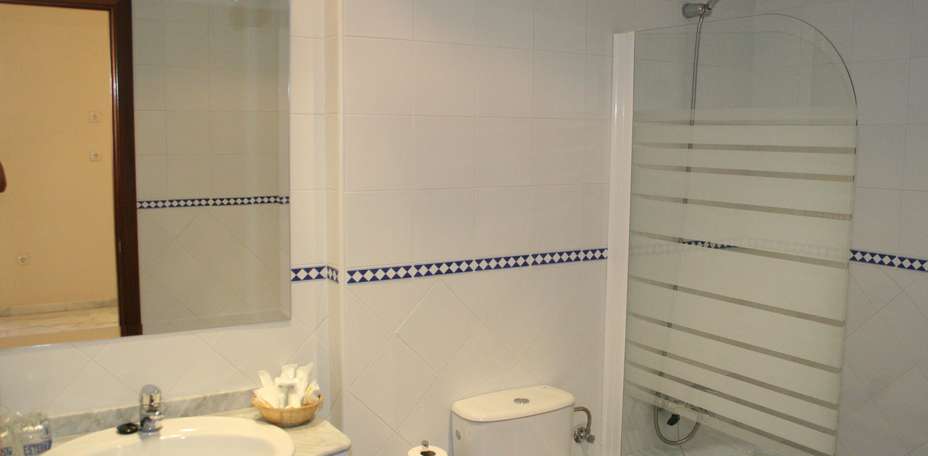 Apartamentos Turísticos Lux Sevilla Bormujos - Salle de bain standard