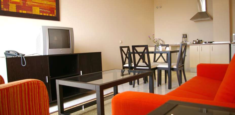 Apartamentos Turísticos Lux Sevilla Bormujos - Studio
