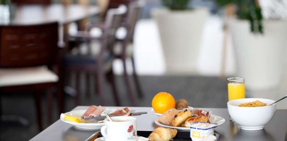 Quality Hotel & Suites Nantes Atlantique - Salle de petit d&eacute;jeuner