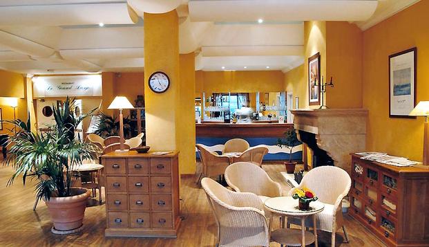 hotel Hôtel du Soleil le Beach HôtelTrouville (14)