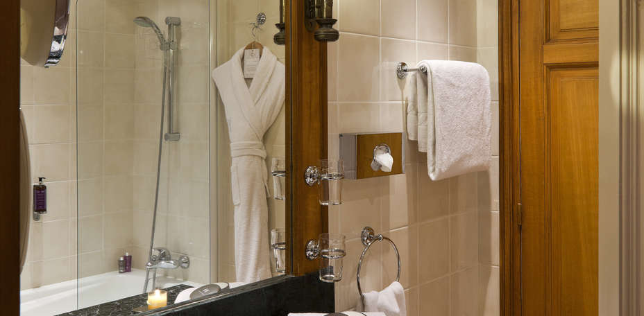Hôtel Normandy Barrière - Salle de bain standard