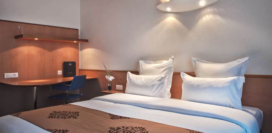 BEST WESTERN PLUS Paris Val de Bièvre - 