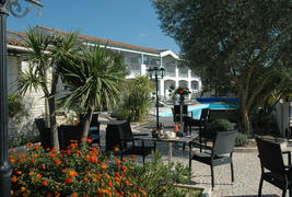 Hôtel Le Peu Breton - Ile de Ré - Vue de l'h&ocirc;tel