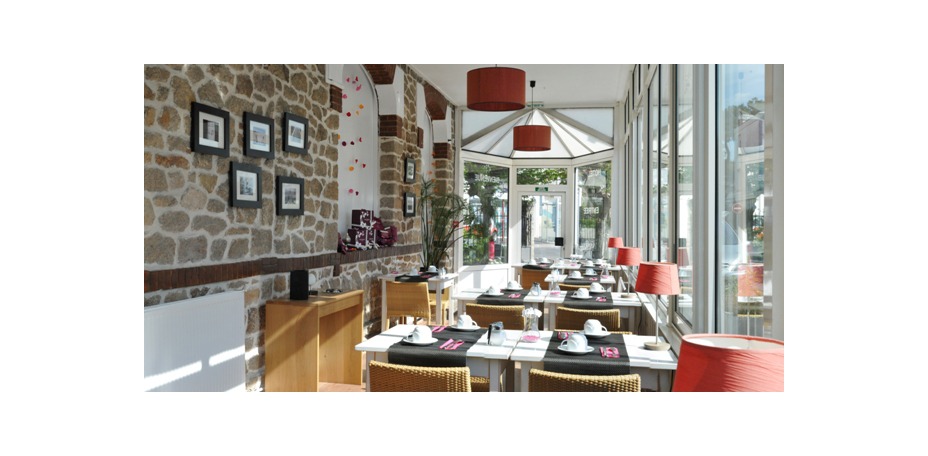 Hôtel Le Saint-Pierre - Salle de petit d&eacute;jeuner