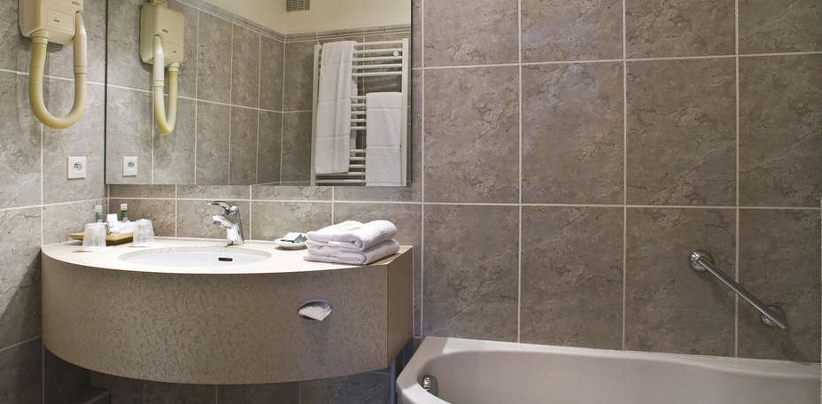 Hôtel La Tonnellerie  - Salle de bain suite