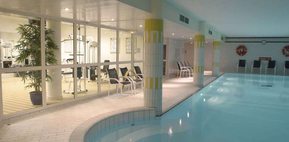Dolce Chantilly  - Piscine intérieure