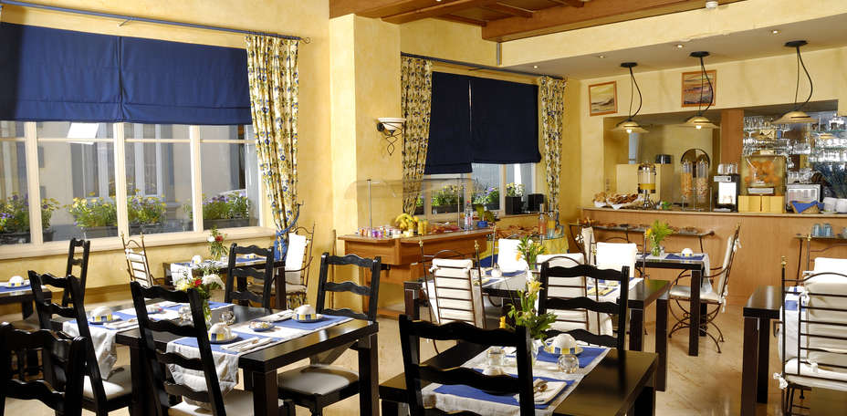 Hôtel Les Reflets Jaunes - Salle de petit d&eacute;jeuner