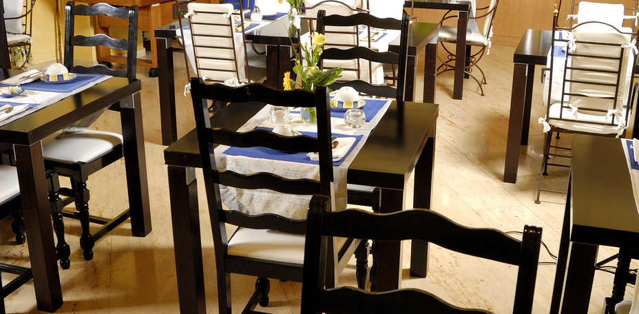Hôtel Les Reflets Jaunes - Salle de petit d&eacute;jeuner