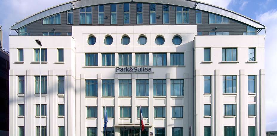 Park & Suites Prestige Lyon - 