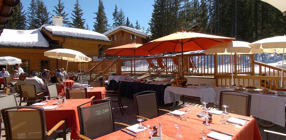 Hôtel des Neiges - Patio