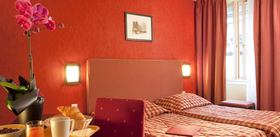 Hôtel Paris Eiffel Cambronne (old) - 