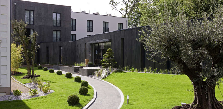 Best Western Plus Hôtel de la Regate - Allée Extérieure