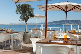 Garden Beach Hotel - 