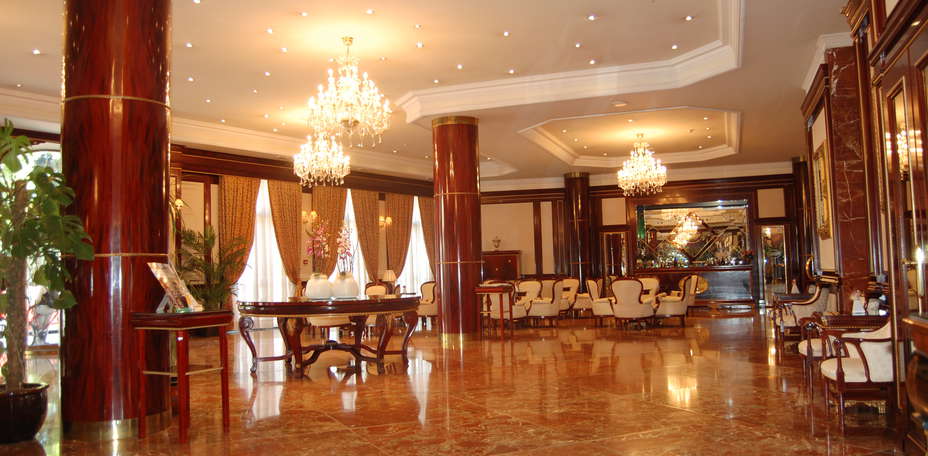 Hotel Alameda Palace - 