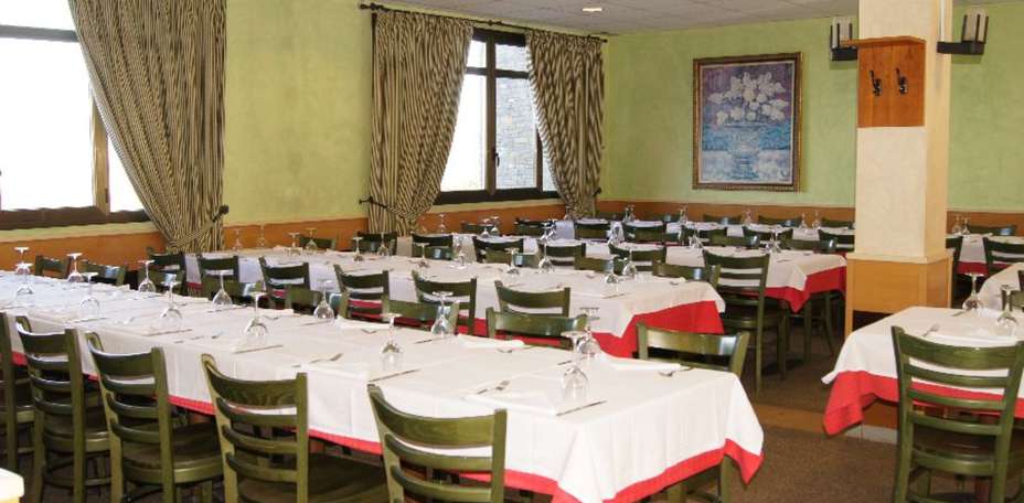 Hotel Port Ainé 2000 - 