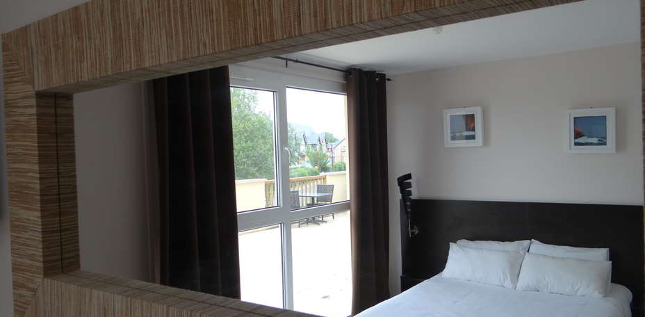 Comfort Suites Deauville - Salle de bain supérieure