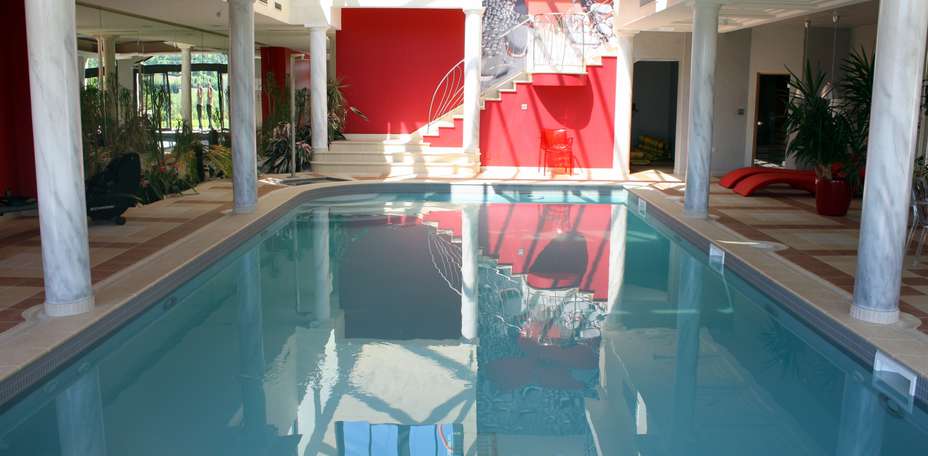 Le Domaine des Chevaliers de Malte - Piscine intérieure