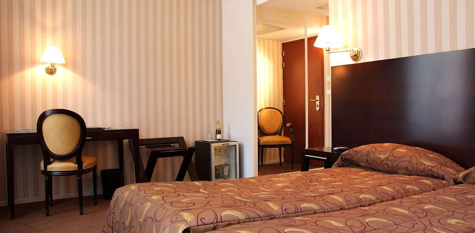 Hôtel Henry II Beaune Centre - 