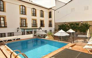 Oferta Especial: Gastronomía y Relax con toque romántico en Úbeda (2 noches)