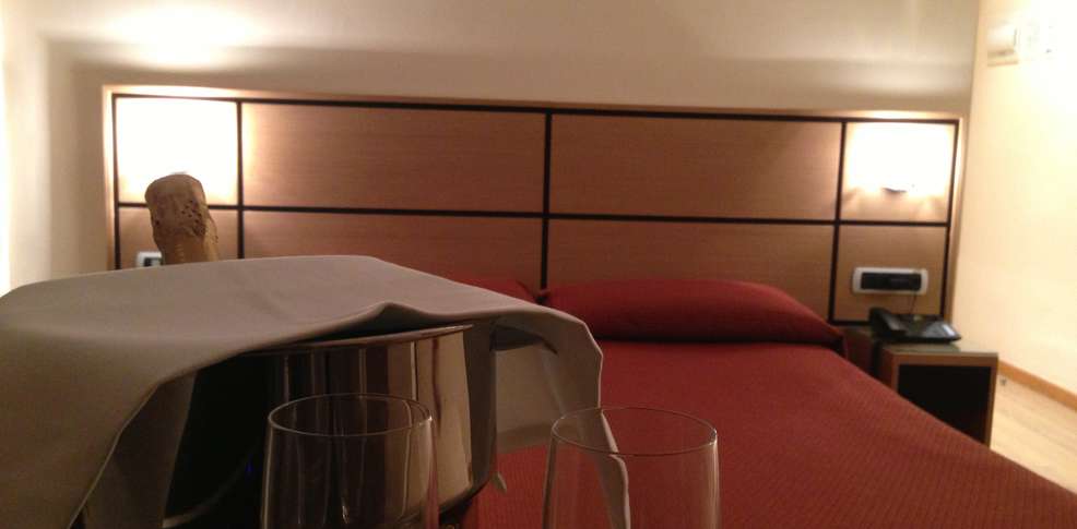 HOTEL DONA LOLA EN hotel dona lola en: