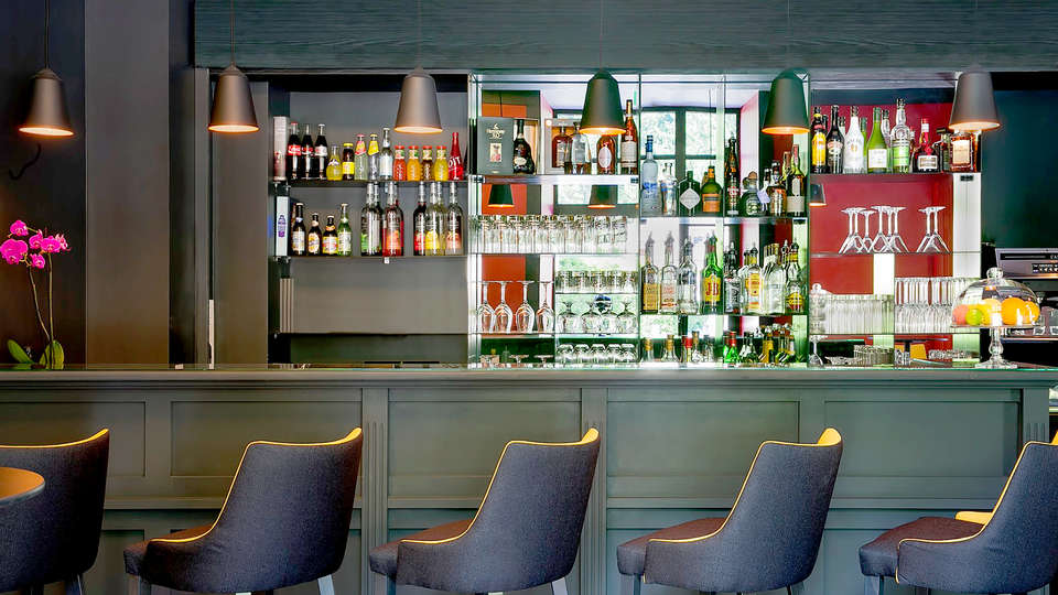 undefined - Edit_Bar.jpg