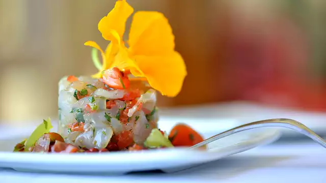 Cena a lume di candela nella filanda del castello di Besset