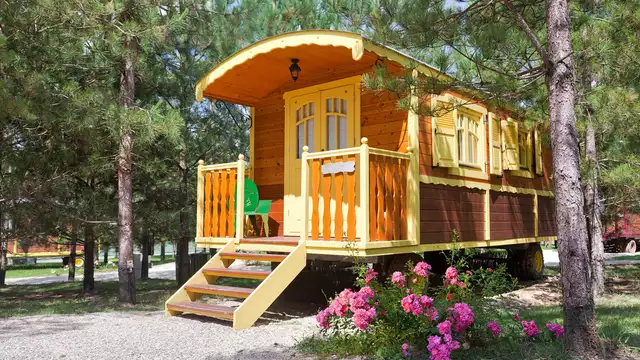Vive la vida de bohemio y duerme en una caravana cerca de Poitiers