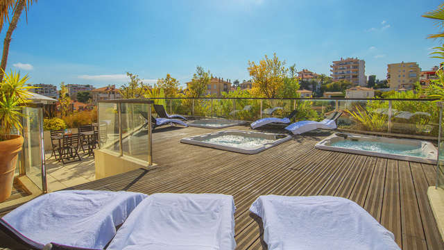 Romanticismo con champán en Cannes