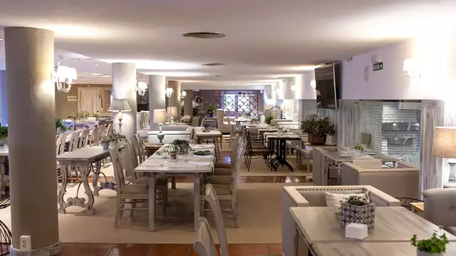 Vakantie in Pamplona met halfpension en een fles cava