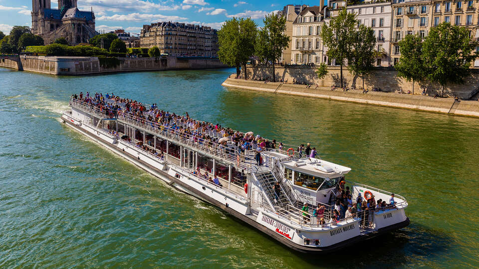 Escapada familiar a la capital francesa con crucero por el Sena